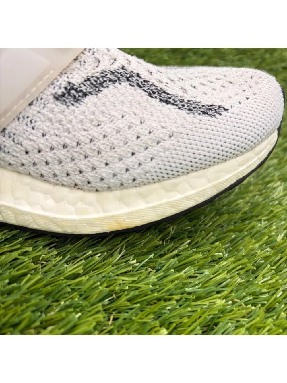 Adidas UltraBoost 5.0 DNA Womens Size 6.5 White Black Running Shoes Sneakers